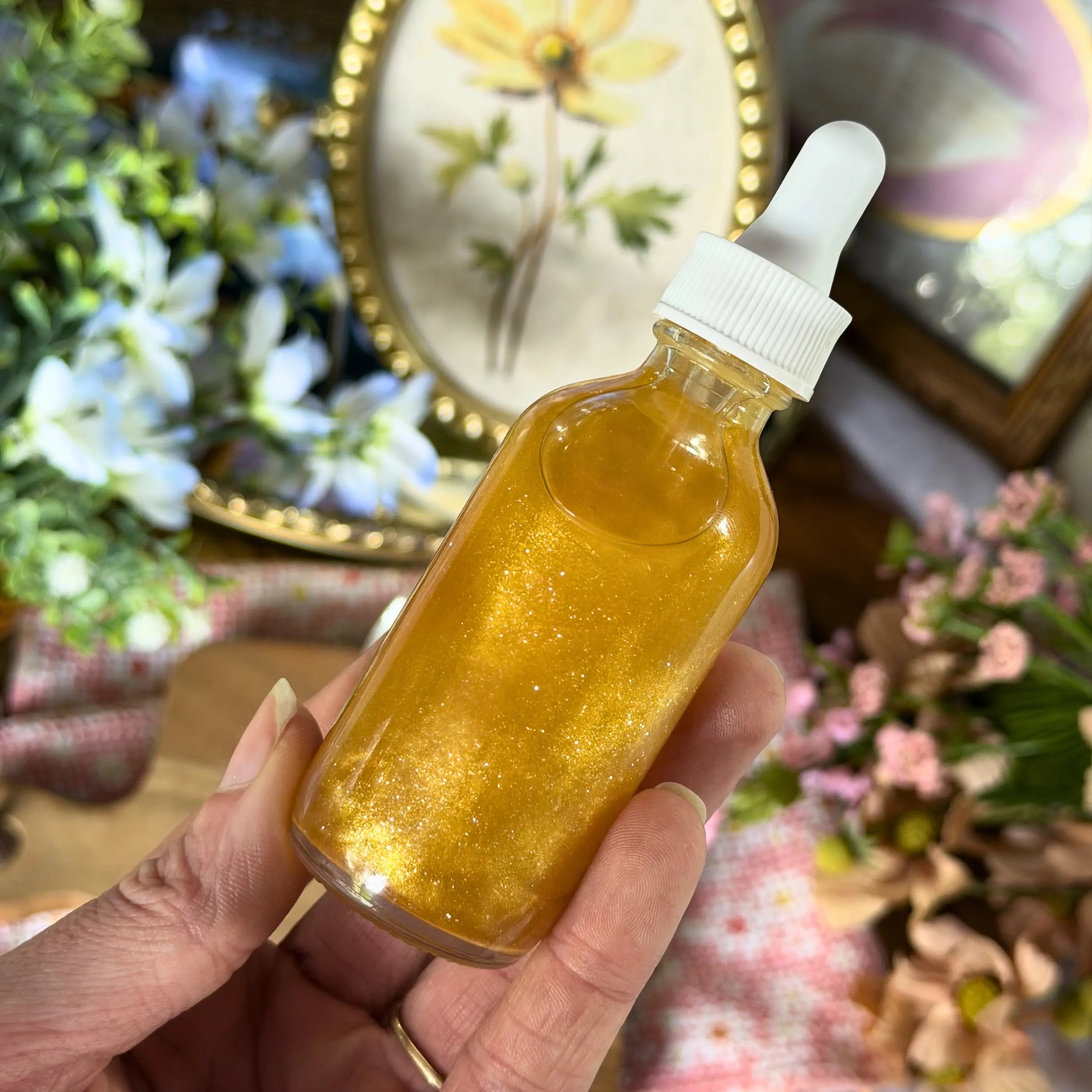 Golden Nectar Spring Homestead Shimmering Oil Notes of: Honey, Sugar & Spice