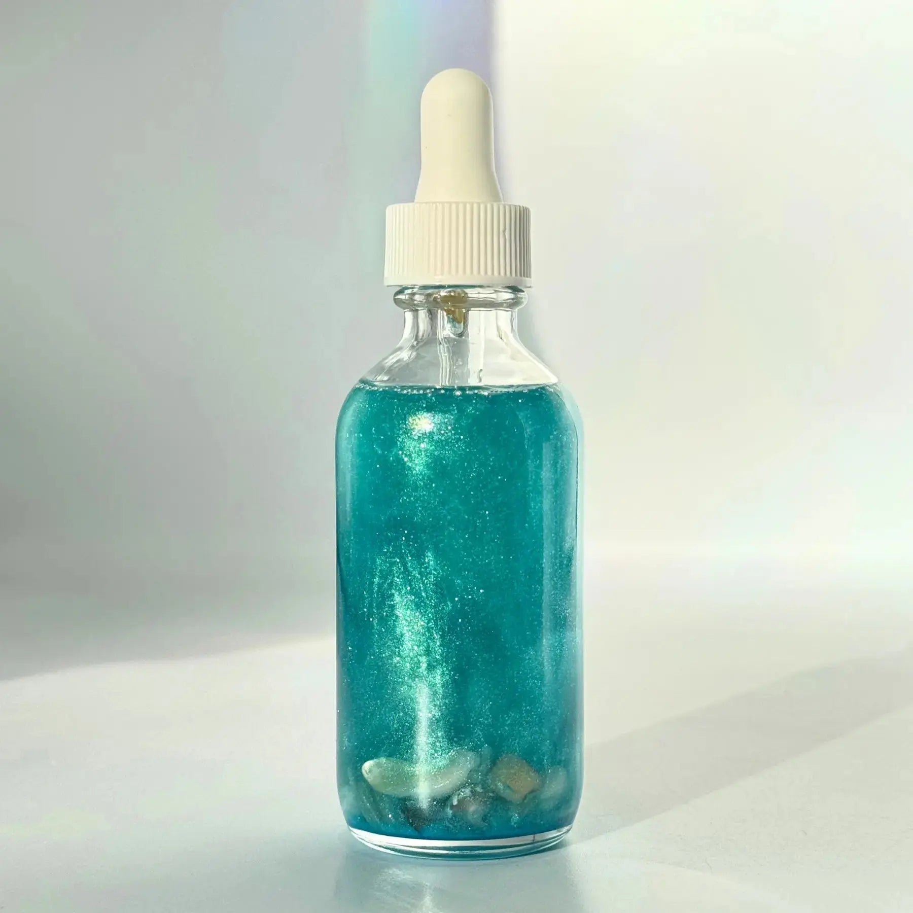 Sea Witch Shimmer Oil Notes of: Linen, Sea Salt, Powder