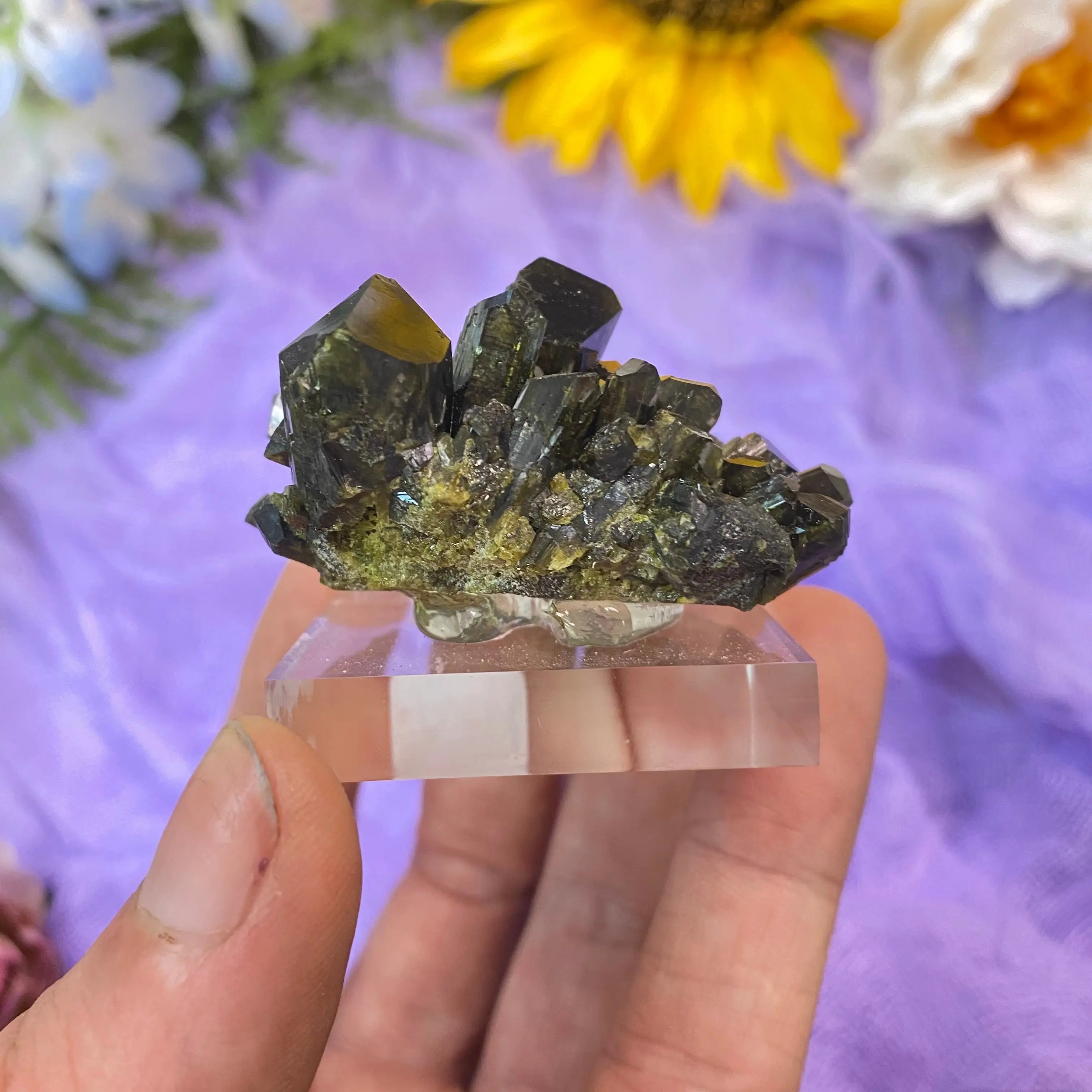 High Quality Green Epidote Cluster Arabella Crystals
